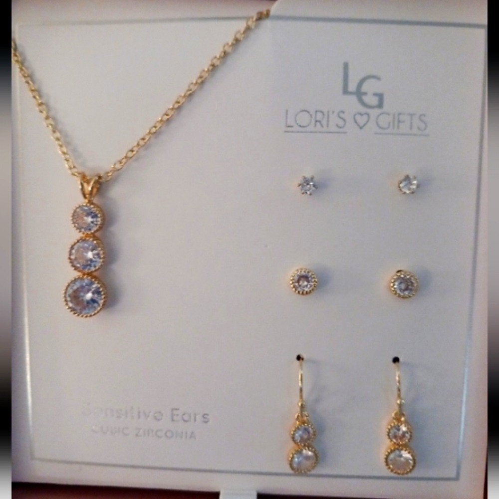 Necklace and earring set Lori's Gifts  sensitive ears cubic zirconia
